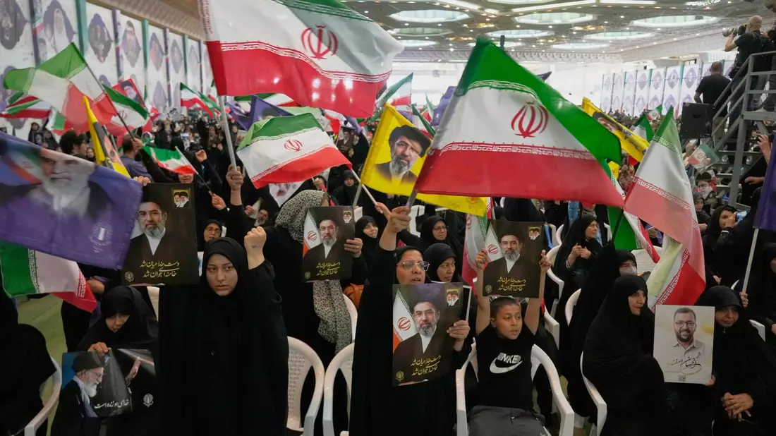 Die Verhandlungen um ein Ende des Iran-Kriegs gehen weiter. (Symbolbild) - Bild: Vahid Salemi/AP/dpa