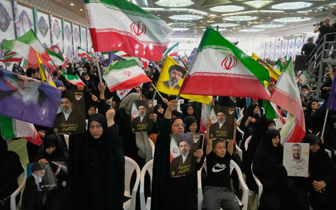 Die Verhandlungen um ein Ende des Iran-Kriegs gehen weiter. (Symbolbild) - Foto: Vahid Salemi/AP/dpa