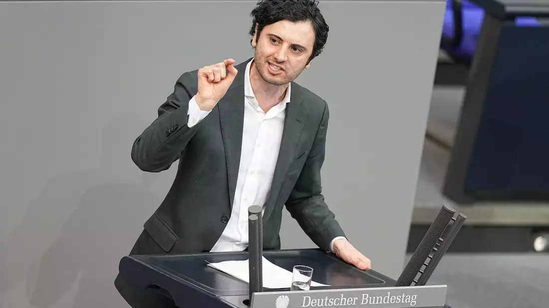 Der Berliner SPD-Bundestagsabgeordnete, Hakan Demir, sieht in der SPD-Fraktion keine Bereitschaft, weitere Teile der Reform des Staatsangehörigkeitsrechts von 2024 rückabzuwickeln. (Archivbild) - Bild: Michael Kappeler/dpa