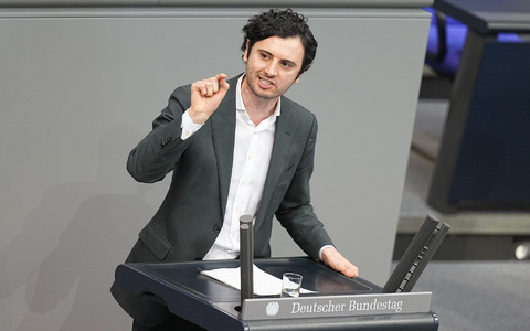 Der Berliner SPD-Bundestagsabgeordnete, Hakan Demir, sieht in der SPD-Fraktion keine Bereitschaft, weitere Teile der Reform des Staatsangehörigkeitsrechts von 2024 rückabzuwickeln. (Archivbild) - Foto: Michael Kappeler/dpa