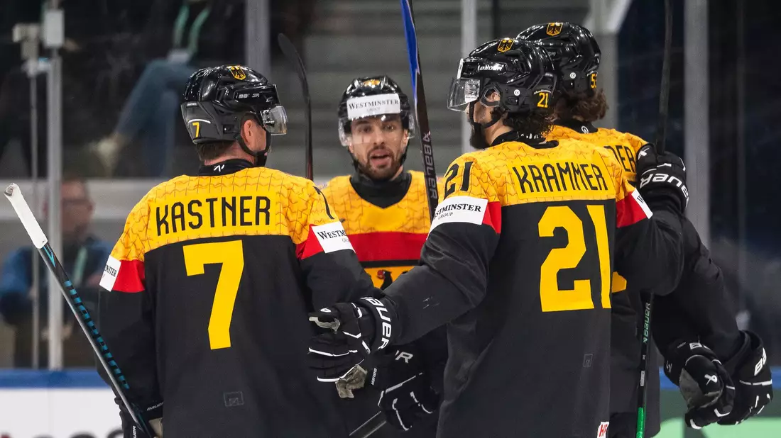 Deutschlands Eishockey-Nationalmannschaft konnte gegen Großbritannien einige Male jubeln. - Bild: Andreas Becker/Keystone/dpa