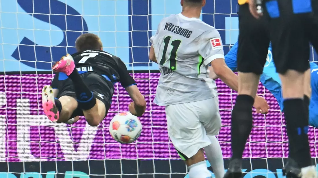 Filip Bilbija glich zum 1:1 aus. - Bild: Swen Pförtner/dpa