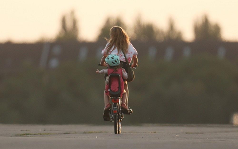 Frau mit Kind (Archiv) - Foto: via dts Nachrichtenagentur