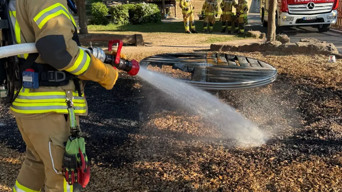FW Weinheim: Mehrere Brandeinsätze beschäftigen Feuerwehr über das Pfingstwochenende - Bild: presseportal.de