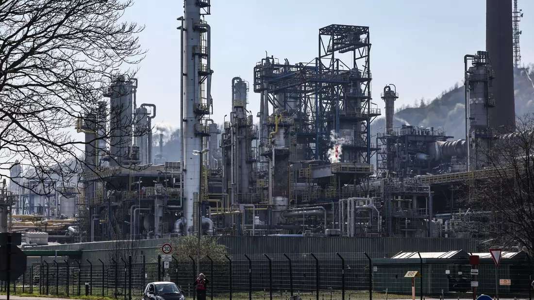 BP will die Raffinerie Gelsenkirchen an die Klesch-Gruppe verkaufen. (Archivbild) - Bild: Oliver Berg/dpa