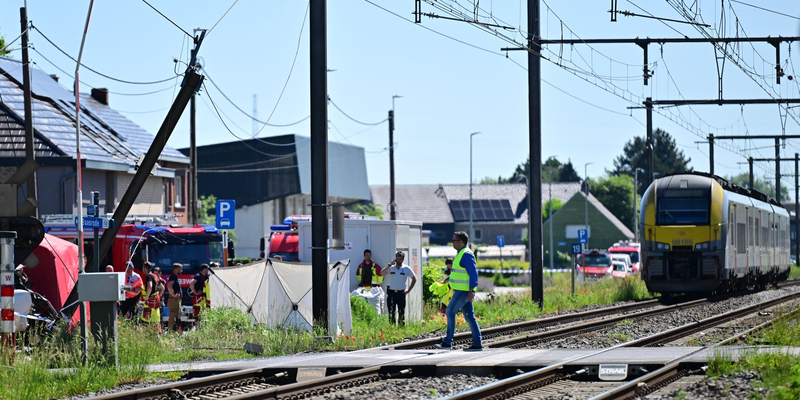 Der Unfall ereignete sich Medienberichten zufolge gegen 08.15 Uhr. - Foto: Dirk Waem/Belga/dpa