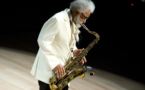 Der Jazz-Saxofonist Sonny Rollins ist im Alter von 95 Jahren gestorben. (Archivbild) - Foto: Peter Kollanyi/MTI/dpa
