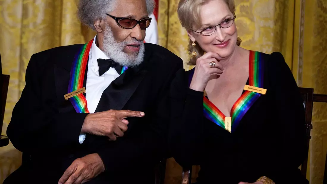 2011 wurde Sonny Rollins vom amerikanischen Kennedy Center geehrt, im selben Jahr wie etwa Schauspielerin Meryl Streep. (Archivbild) - Bild: picture alliance / dpa