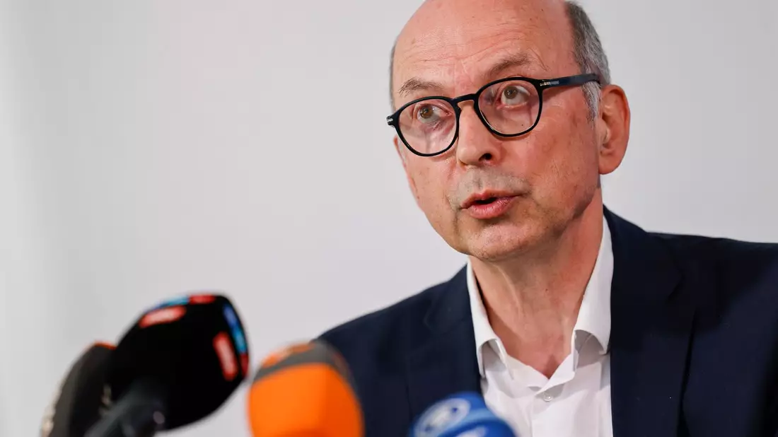 Nießen sagte, E-Produkte seien oft der Einstieg in späteren Tabakkonsum. - Bild: Thomas Banneyer/dpa