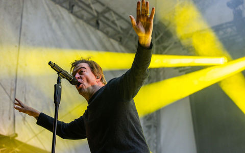 Toten-Hosen-Sänger Campino (63) bekommt für seine Autobiografie «Hope Street» einen Gold-Award für 150.000 verkaufte Exemplare. (Archivbild) - Foto: Jens Büttner/dpa