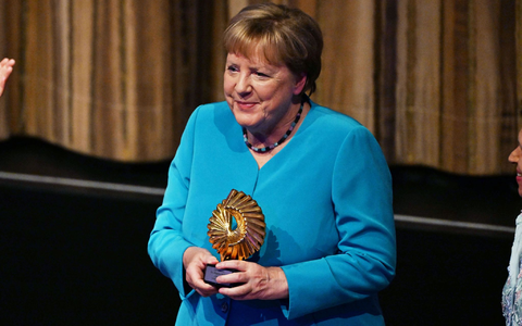 Media Control hatte Ex-Bundeskanzlerin Angela Merkel für ihre Memoiren «Freiheit» ausgezeichnet. (Archivbild) - Foto: Uli Deck/dpa
