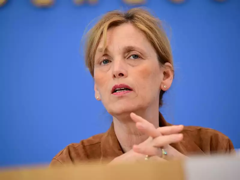 Die Bildungsministerin hält spürbare Verbesserungen bei der Bildung für möglich. - Foto: Sebastian Gollnow/dpa