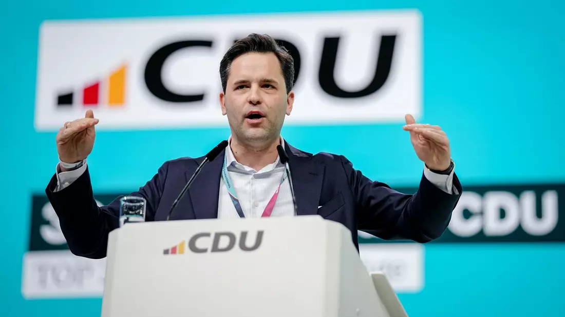 Der Junge-Union-Chef Johannes Winkel will Beamte in die Rentenreform einbeziehen. (Archivbild) - Bild: Kay Nietfeld/dpa