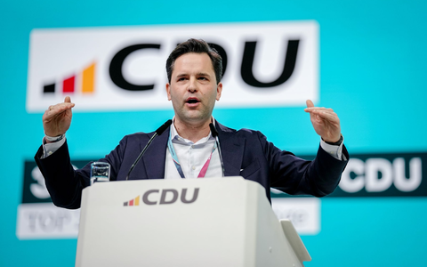 Der Junge-Union-Chef Johannes Winkel will Beamte in die Rentenreform einbeziehen. (Archivbild) - Foto: Kay Nietfeld/dpa