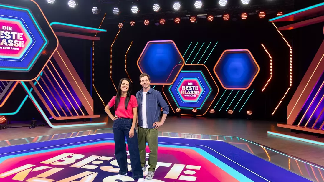 Großes Superfinale bei KiKA: Die beste Klasse Deutschlands entscheidet sich am 29. Mai 2026 / Vier Finalklassen, prominente Gäste und Live-Mitquizzen im Kampf um die Trophäe - Bild: presseportal.de