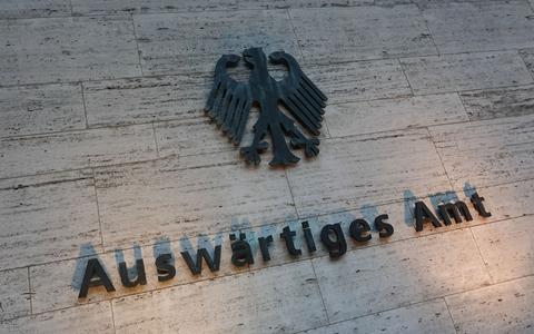 Nach den jüngsten Drohungen Moskaus hat das Auswärtige Amt den russischen Botschafter einbestellt. (Archivbild) - Foto: Demy Becker/dpa