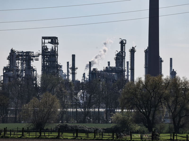 BP-Raffinerie: Der Konzern profitiert von hohen Ălpreisen, muss aber einen hochrangigen Abgang verkraften - Foto: Oliver Berg/dpa