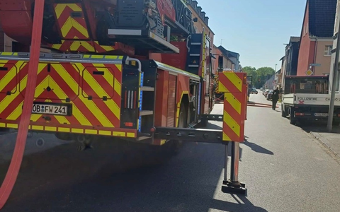 FW-OB: Dachstuhlbrand verhindert - Feuerwehr verhindert größere Ausbreitung - Foto: presseportal.de