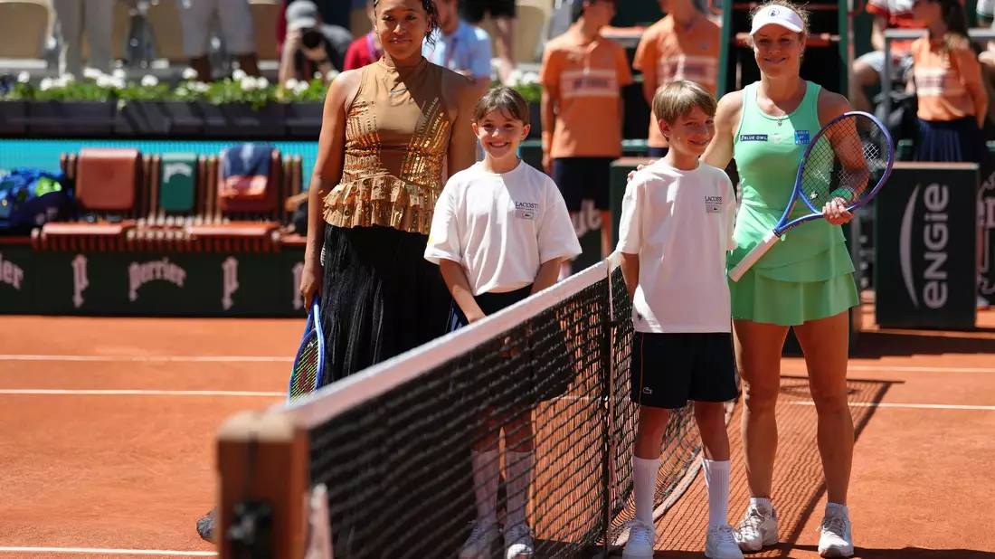 Laura Siegemund (r) hat ein Problem mit dem Mode-Auftritt ihrer Gegnerin Osaka.  - Bild: Aurelien Morissard/AP/dpa