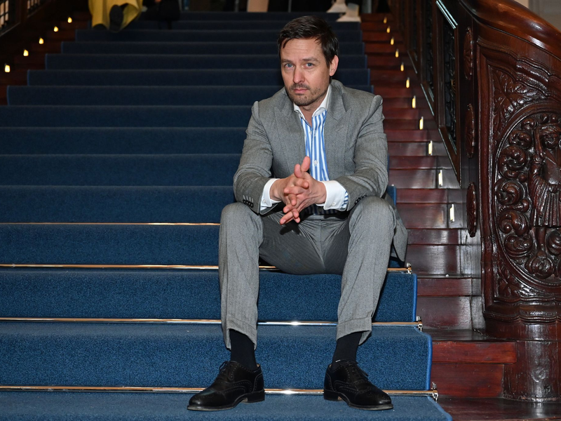 Tom Schilling spielt in «Achtsam Morden» die Hauptrolle. (Archivbild) - Foto: Elisa Schu/dpa