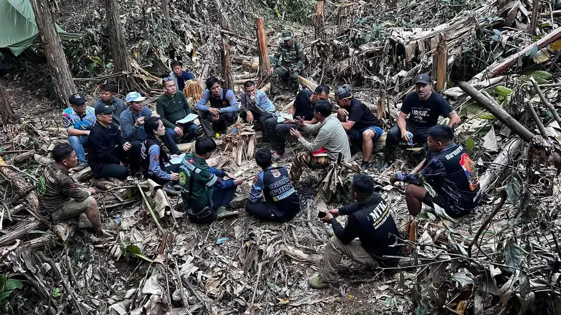 Die Arbeit der Retter ist sehr kompliziert und gefährlich. - Bild: Uncredited/Metta Tham Rescue Kalasin/AP/dpa