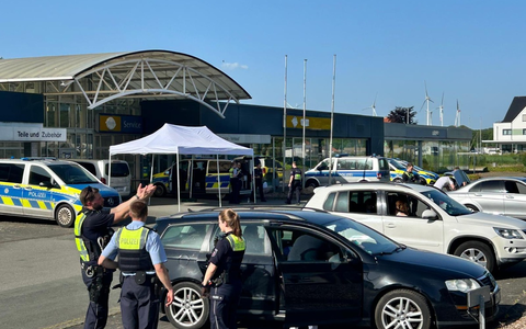 POL-PB: #LEBEN: Gemeinsame Schwerpunktkontrolle der Polizei Paderborn und der Polizei Soest - Foto: presseportal.de