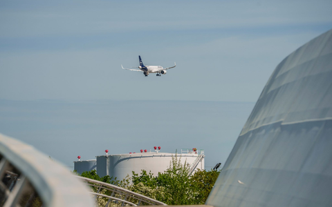 Lufthansa verspricht Passagieren sicheres Kerosin.  - Foto: Andreas Arnold/dpa