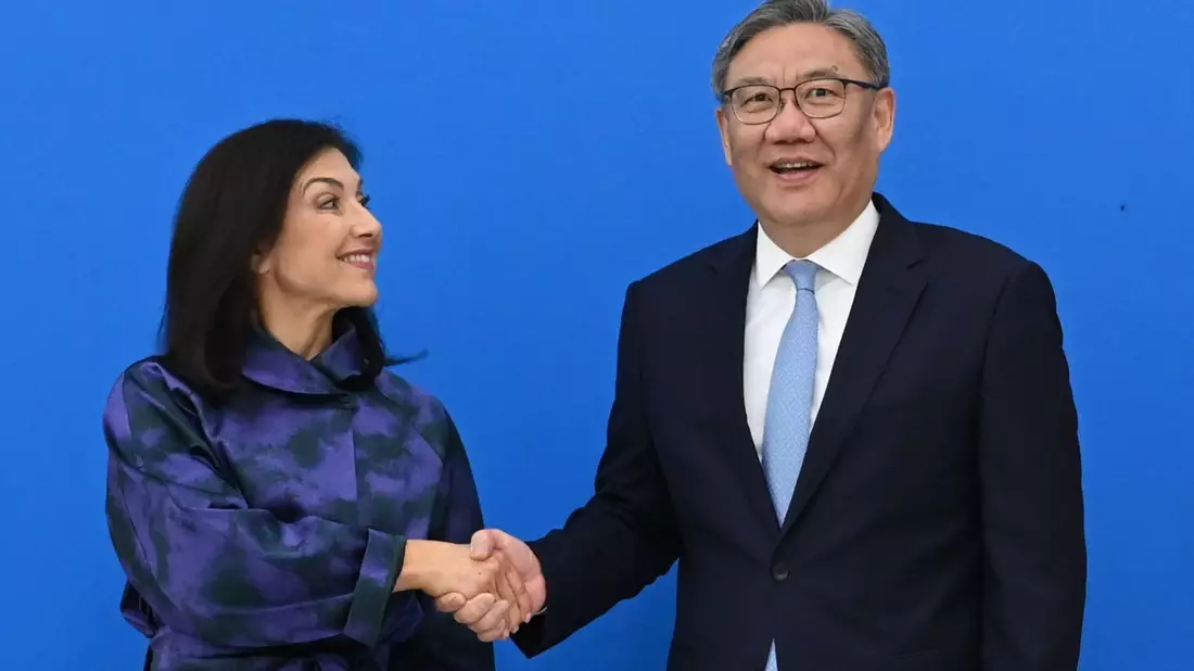 Wirtschaftsministerin Reiche traf Chinas Handelsminister Wang. - Bild: Johannes Neudecker/dpa