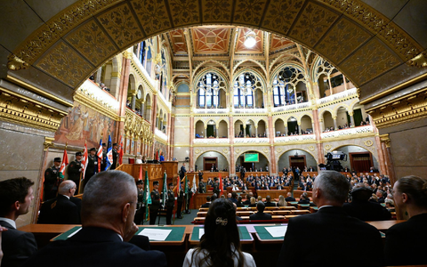 Ungarns neues Parlament hat den Austritt des Landes aus dem Internationalen Strafgerichtshof (IStGH) gestoppt. (Archivbild) - Foto: Boglarka Bodnar/MTI/AP/dpa