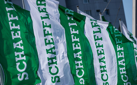 Der Zulieferer Schaeffler will künftig auch in der Raumfahrttechnologie Geschäfte machen. (Archivbild)  - Foto: Daniel Karmann/dpa
