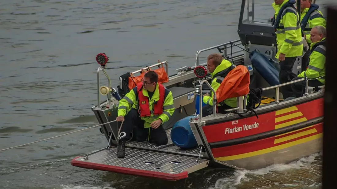 FW Voerde: Suche nach vermisstem Mann am Tenderingssee - Bild: presseportal.de