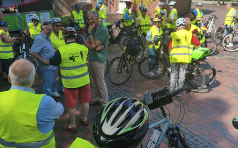 POL-DH: Rund läuft's - sicher im Kreisel: 30 Teilnehmende informierten sich über sicheres Radfahren - Foto: presseportal.de