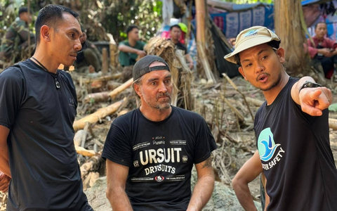 Auch internationale Spezialisten, wie der finnische Rettungstaucher Mikko Paasi, beteiligen sich an der Rettungsmission.  - Foto: Uncredited/Metta Tham Rescue Kalasin/AP/dpa
