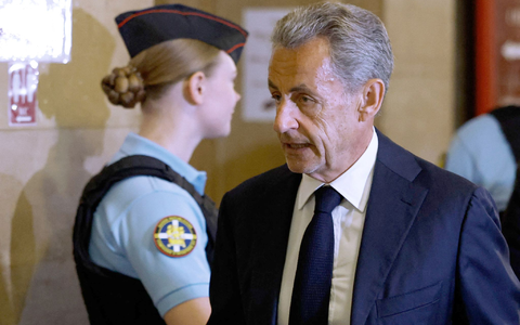 Die Verteidigung fordert auch in Berufung einen Freispruch für Sarkozy. - Foto: Simon Wohlfahrt/AFP/dpa