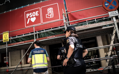 Sánchez weist Forderungen nach einer Neuwahl des Parlaments energisch zurück. - Foto: Diego Radamés/EUROPA PRESS/dpa