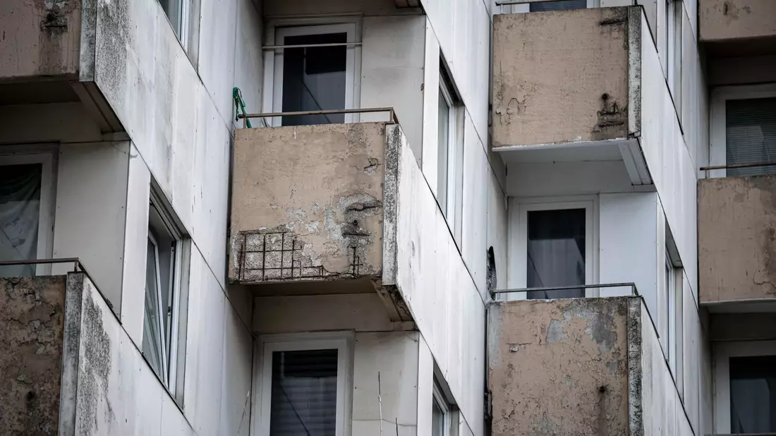 Bei «Schrottimmobilien» sollen Kommunen künftig leichter einschreiten können. (Symbolbild) - Bild: Sina Schuldt/dpa