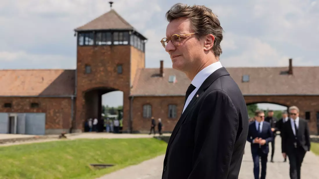 Dass Wüst auf international schwierigem Parkett bestehen kann, zeigte er vergangene Woche bei seiner Reise nach Schlesien und seinem ersten Besuch im ehemaligen deutschen Vernichtungslager Auschwitz-Birkenau. (Archivbild) - Bild: Rolf Vennenbernd/dpa