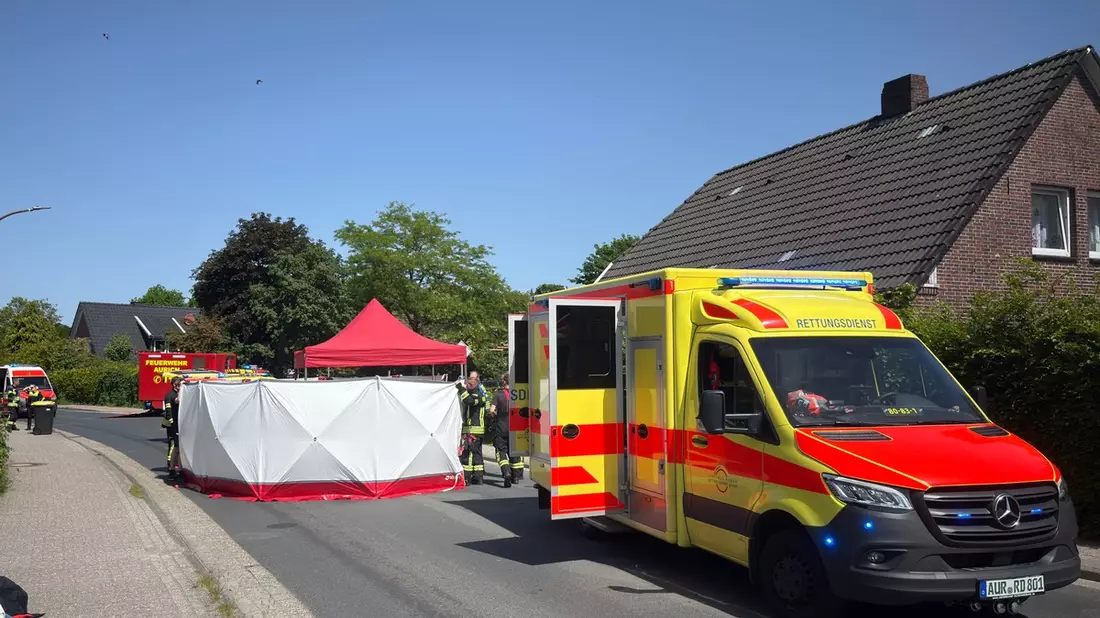FW-AUR: Anspruchsvoller Rettungseinsatz nach Verkehrsunfall - Bild: presseportal.de