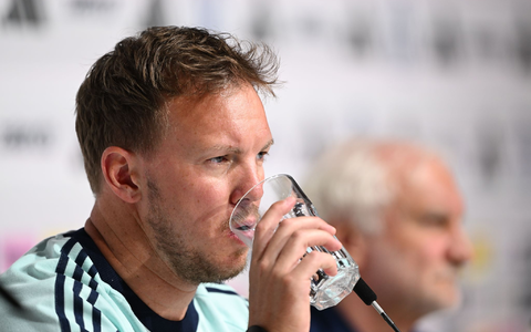 Glas halbvoll oder halbleer? Für Bundestrainer Julian Nagelsmann geht es jetzt in die heiße Phase. - Foto: Federico Gambarini/dpa