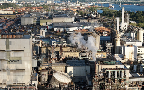 In einer Verpackungsfirma im US-Bundesstaat Washington ist ein Tank mit einer gefährlichen Flüssigkeit implodiert. - Foto: Karen Ducey/The Seattle Times/AP/dpa