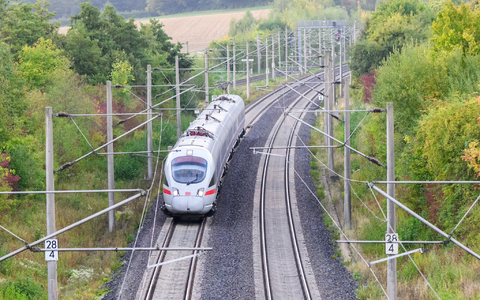 Der Ausfall eines Stellwerks sorgt derzeit für große Probleme im Bahnverkehr zwischen Hamburg und Berlin. (Archivbild) - Foto: Julian Stratenschulte/dpa