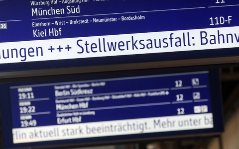 Fahrgäste der Bahn müssen sich zwischen Berlin und Hamburg auf Verspätungen und Zugausfälle einstellen. - Foto: Bodo Marks/dpa
