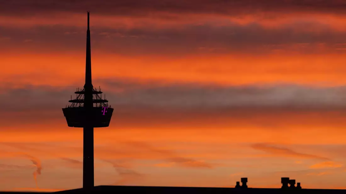 Und dann macht es «Bumm»: In einer Satire-Sendung des ZDF soll es um die angebliche Sprengung des Kölner Fernsehturms gehen. (Archivfoto)  - Bild: Rolf Vennenbernd/dpa