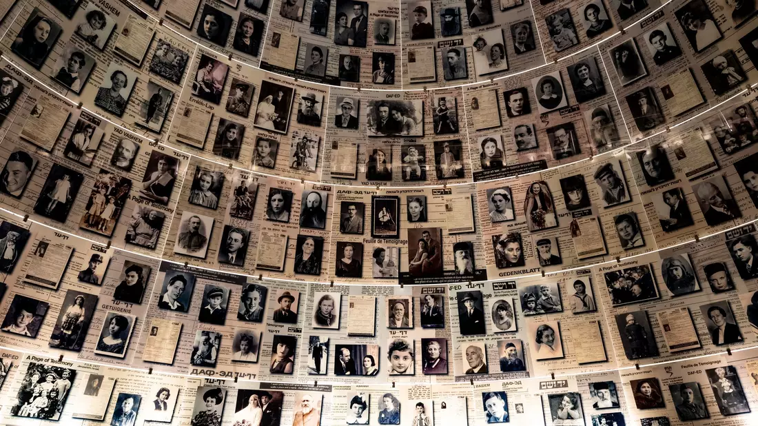 Die Halle der Namen in der Holocaust-Gedenkstätte Yad Vashem in Jerusalem. (Archivbild) - Bild: Fabian Sommer/dpa
