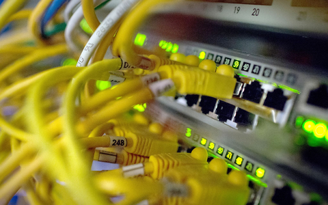 Bisher wagten sich vor allem private Unternehmen oder Fintechs an diese Technologie heran. (Symbolbild) - Foto: Matthias Balk/dpa