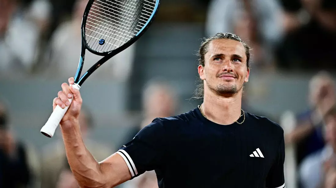Jubelt über den Drittrunden-Einzug bei den French Open: Alexander Zverev. - Bild: Julien De Rosa/AFP/dpa