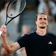 Jubelt über den Drittrunden-Einzug bei den French Open: Alexander Zverev. - Foto: Julien De Rosa/AFP/dpa