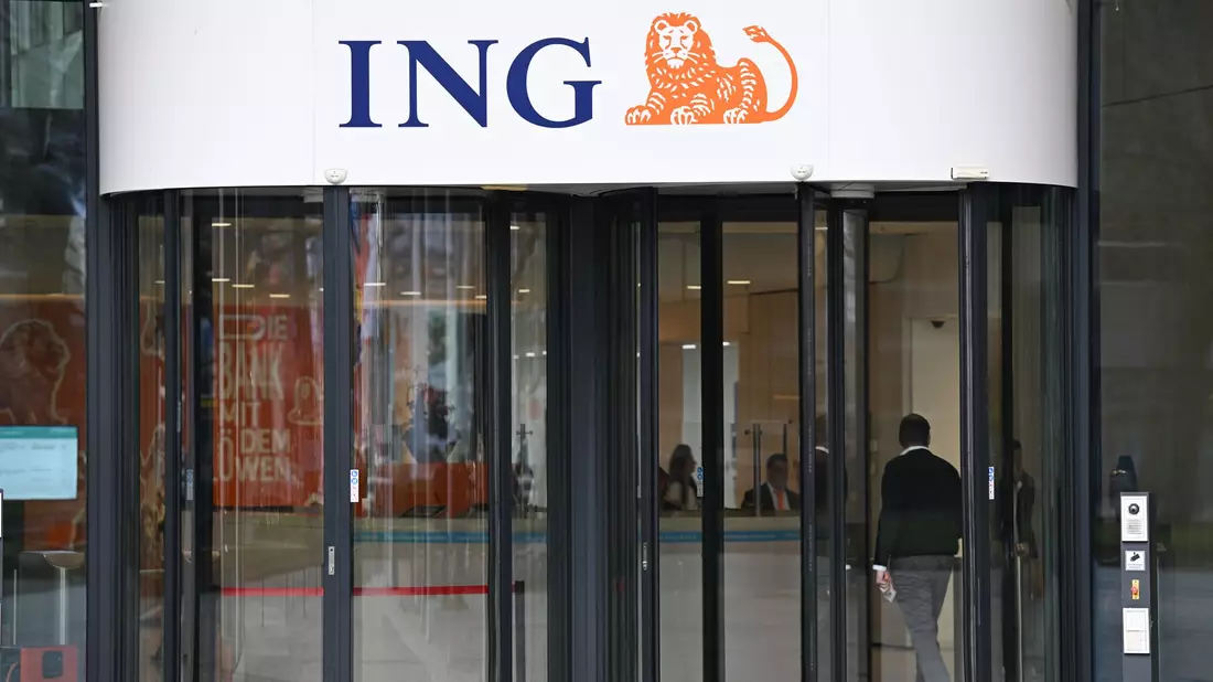 Die Direktbank hatte Ende vergangenen Jahres 10,1 Millionen Kundinnen und Kunden in Deutschland. (Archivbild) - Bild: Arne Dedert/dpa