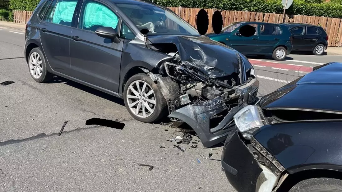 POL-MI: Verkehrsunfall im Kreuzungsbereich - Kleinkind leicht verletzt - Bild: presseportal.de