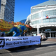 Die Hauptversammlung der Deutschen Bank in Frankfurt wurde von Protesten begleitet. - Foto: Florian Wiegand/dpa